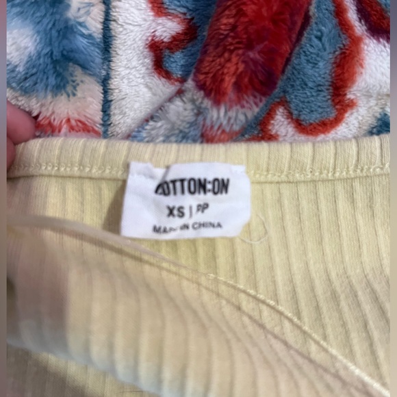 cropped button t shirt ! - Picture 3 of 3